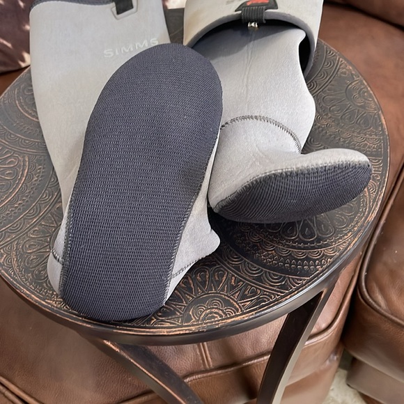 Final markdown, buy it now. Simms Black Neoprene Wading Socks - Picture 9 of 9